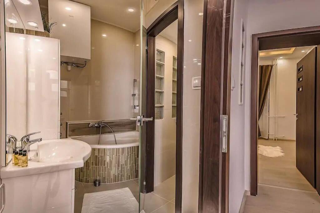 Szechenyi Renovated 2Br At Danube River Budapest Luaran gambar